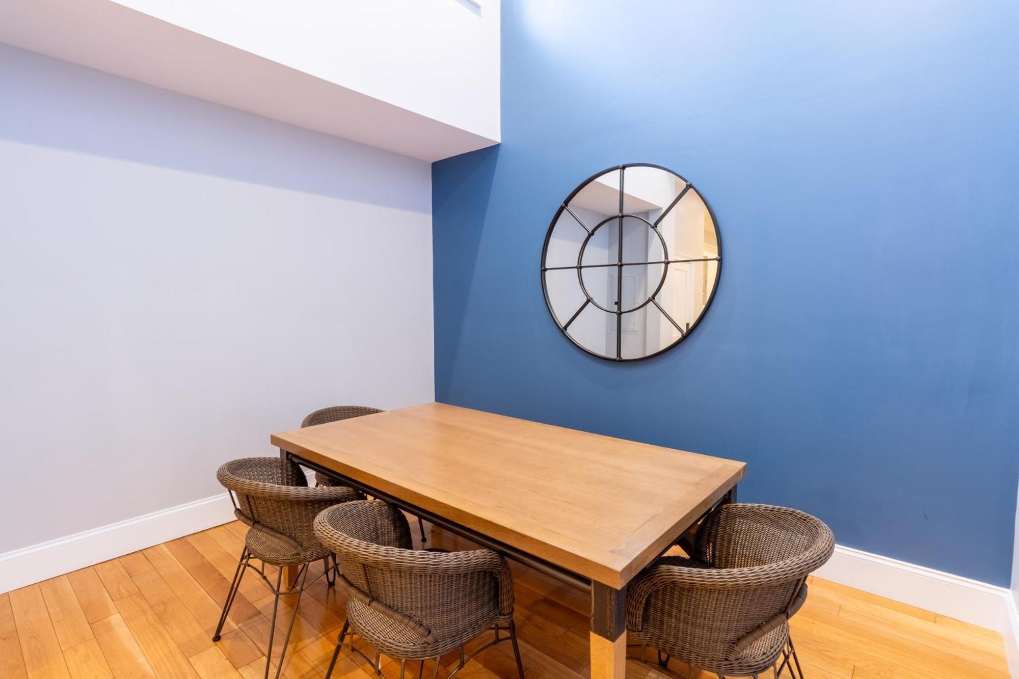 The Lofts - Brick Market Place Apartment *