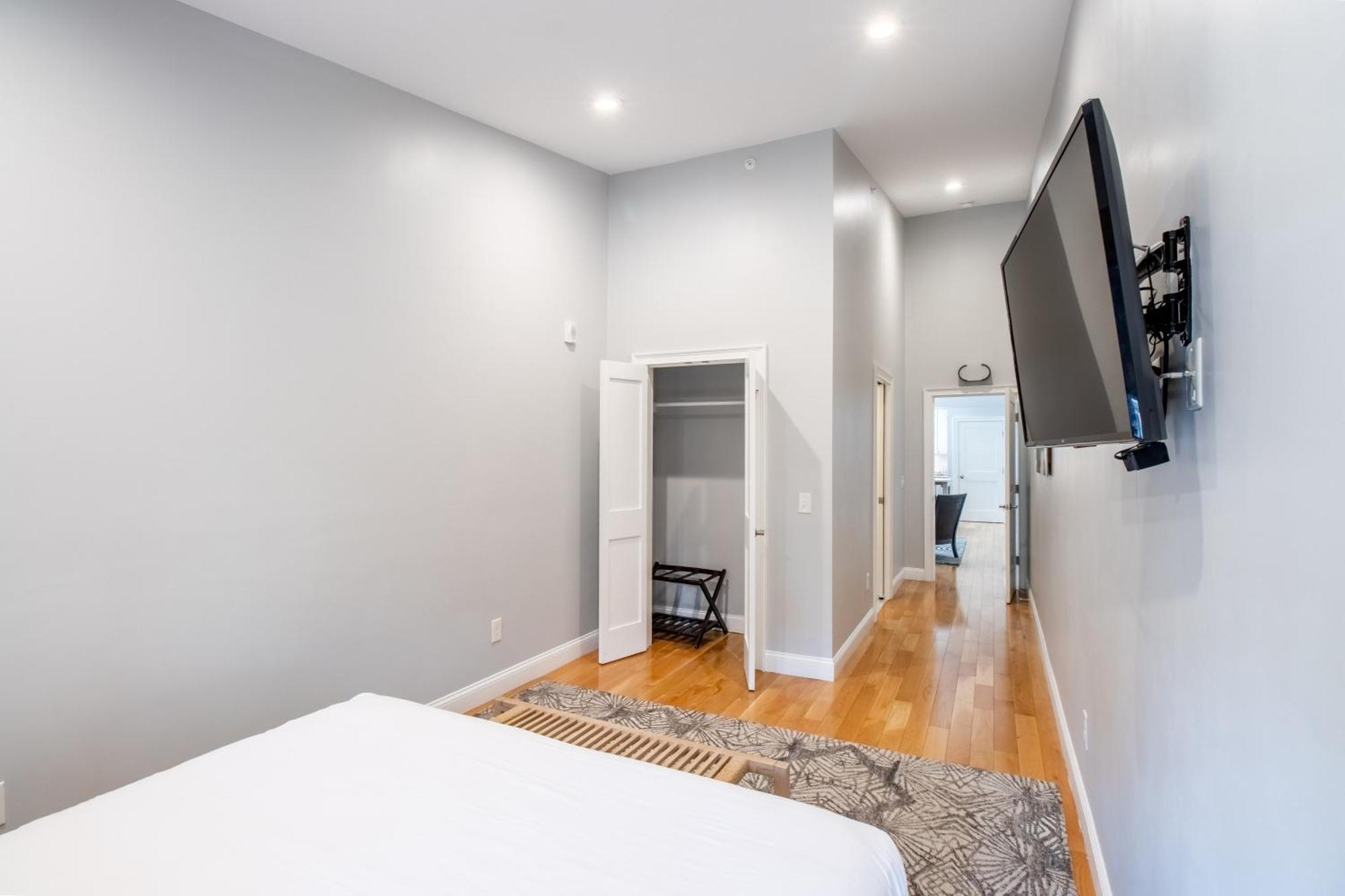 The Lofts - Brick Market Place Apartment