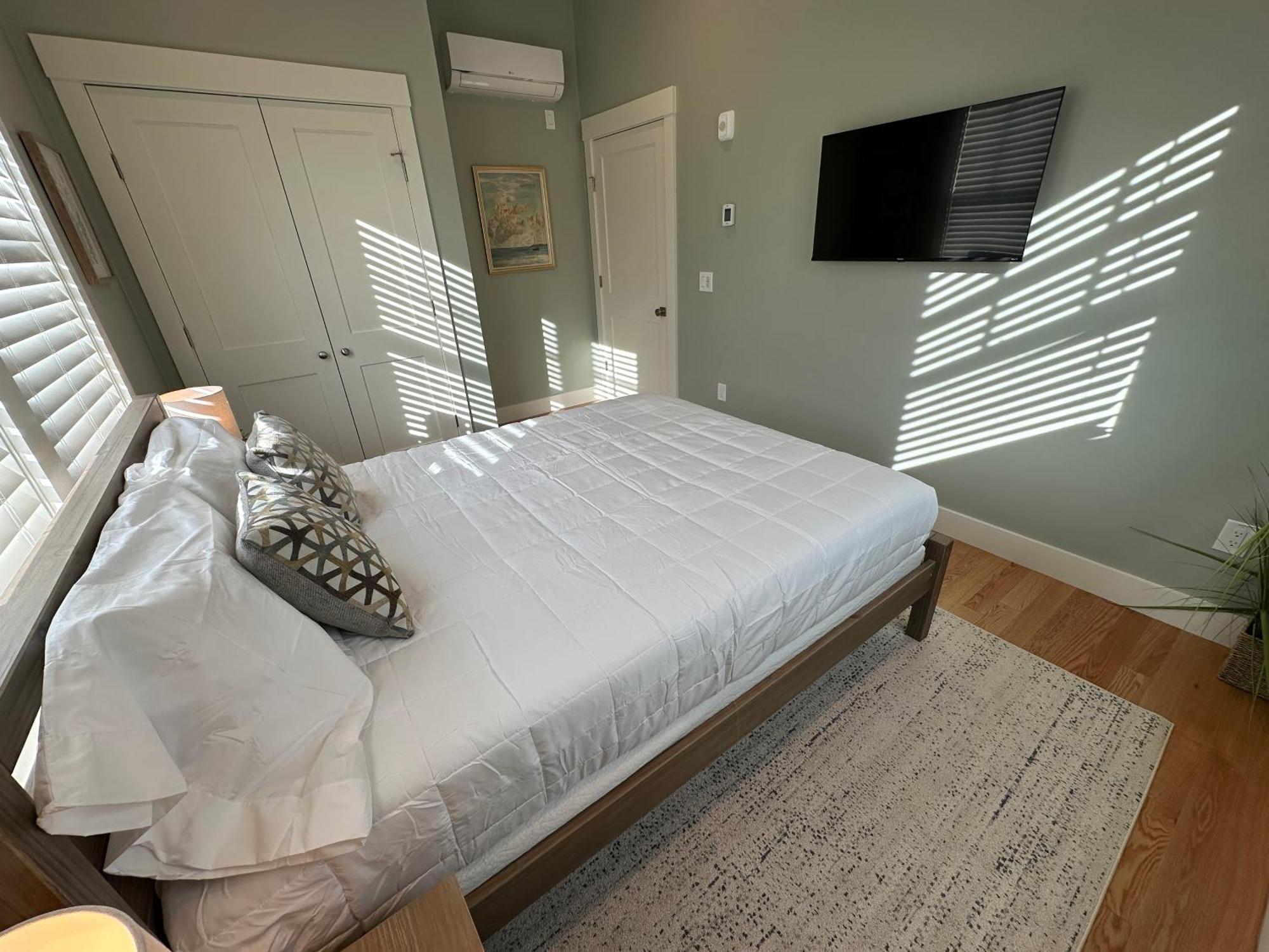 Brand New Construction! 3 Unit5 Bed Property