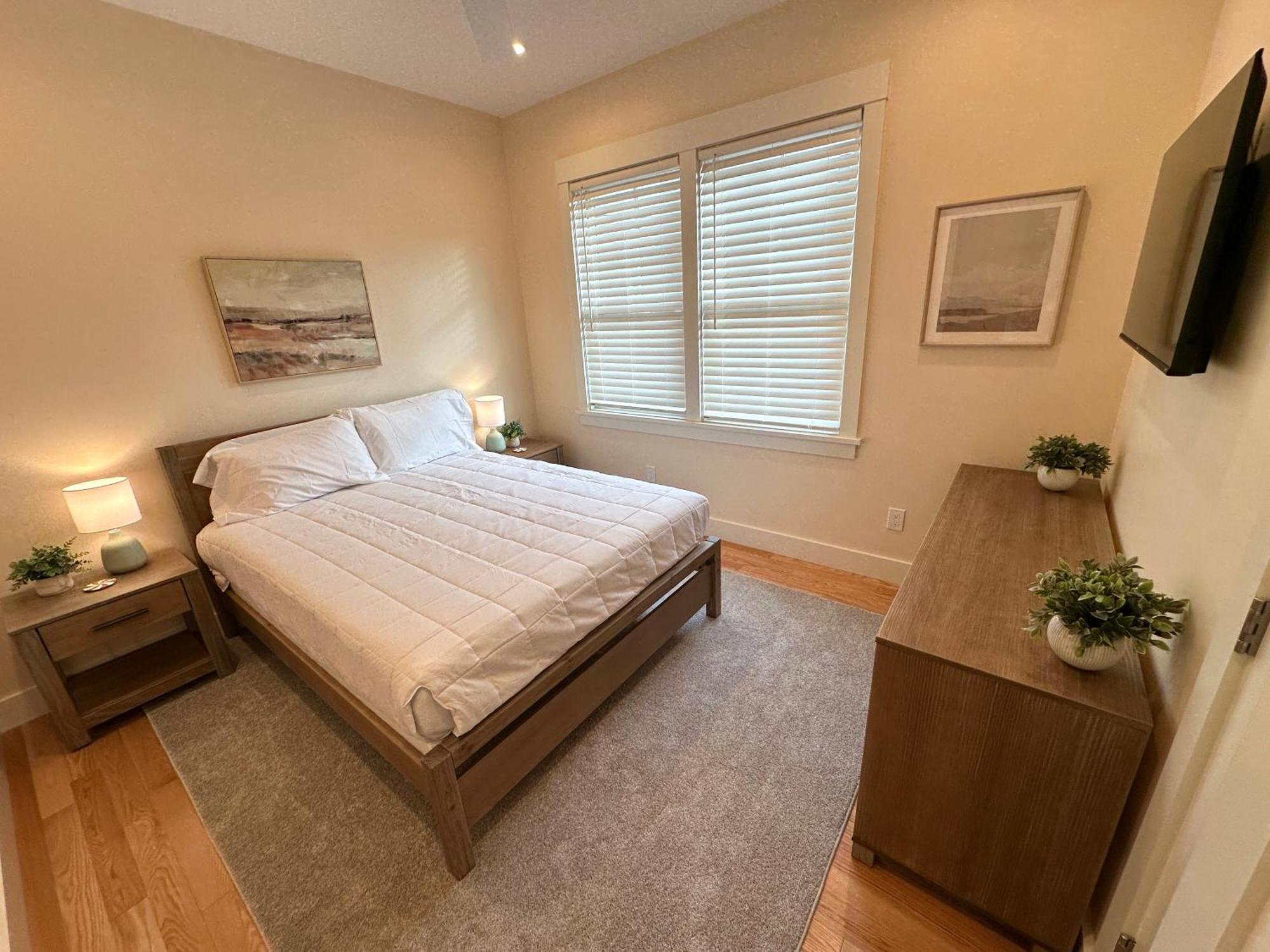 Brand New Construction! 3 Unit5 Bed Property