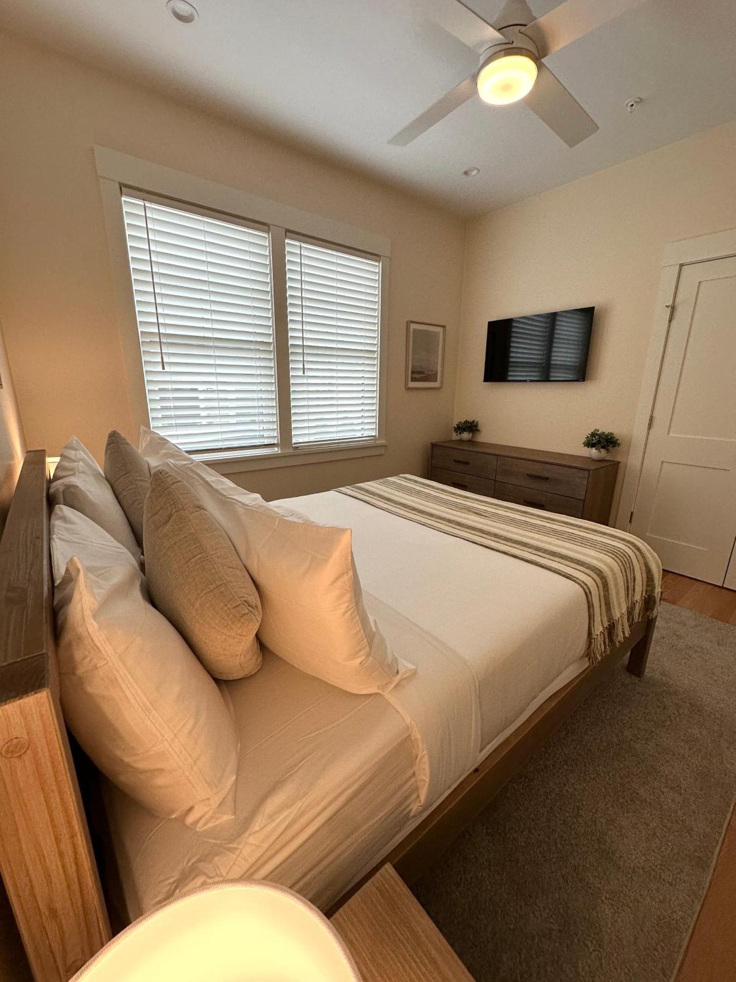 Brand New Construction! 3 Unit5 Bed Property