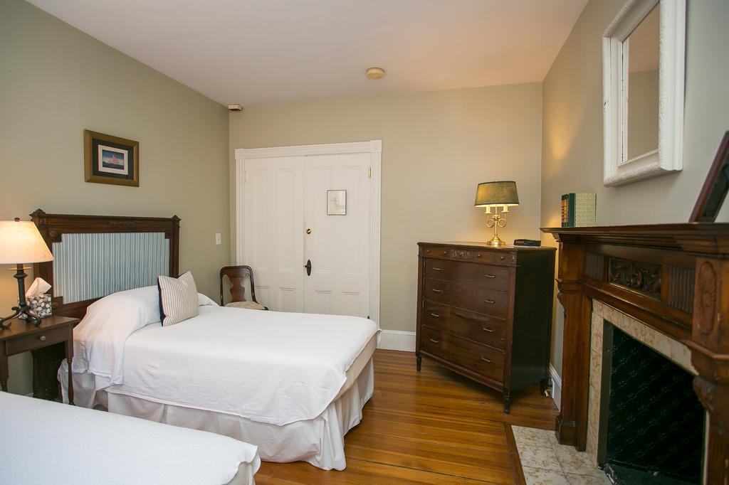 Bed & Breakfast Chart House 3*