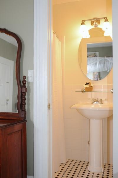 Inn Yankee Peddler Newport