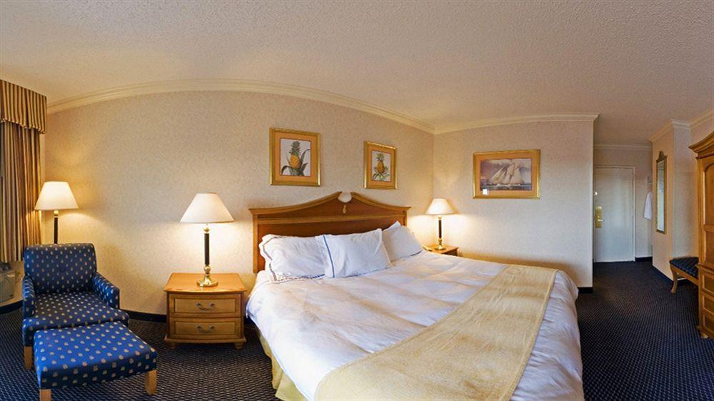 Hotel The Harbor & Marina 3*