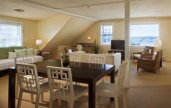 Forty 1 North Hotel