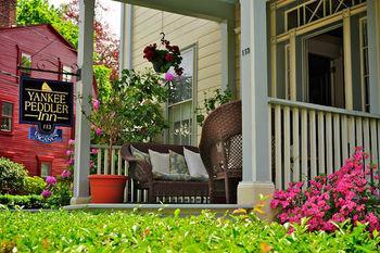 Yankee Peddler Inn