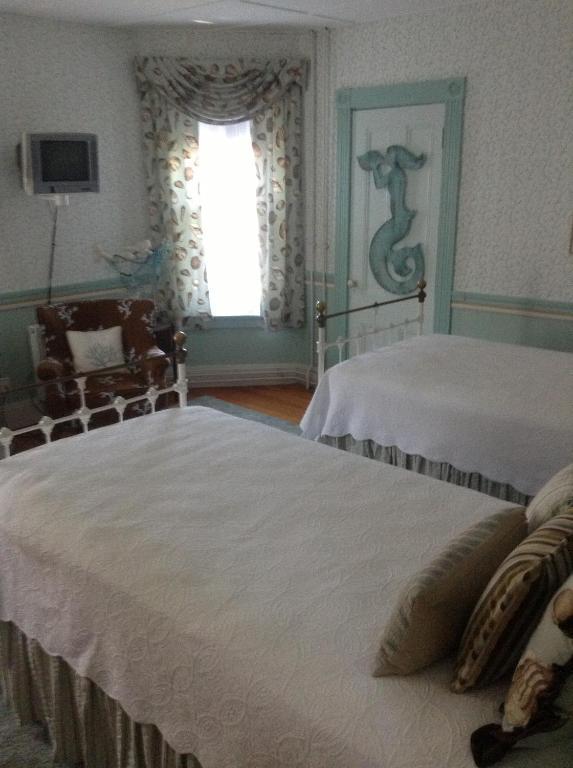 Rose Bed & Breakfast 3*