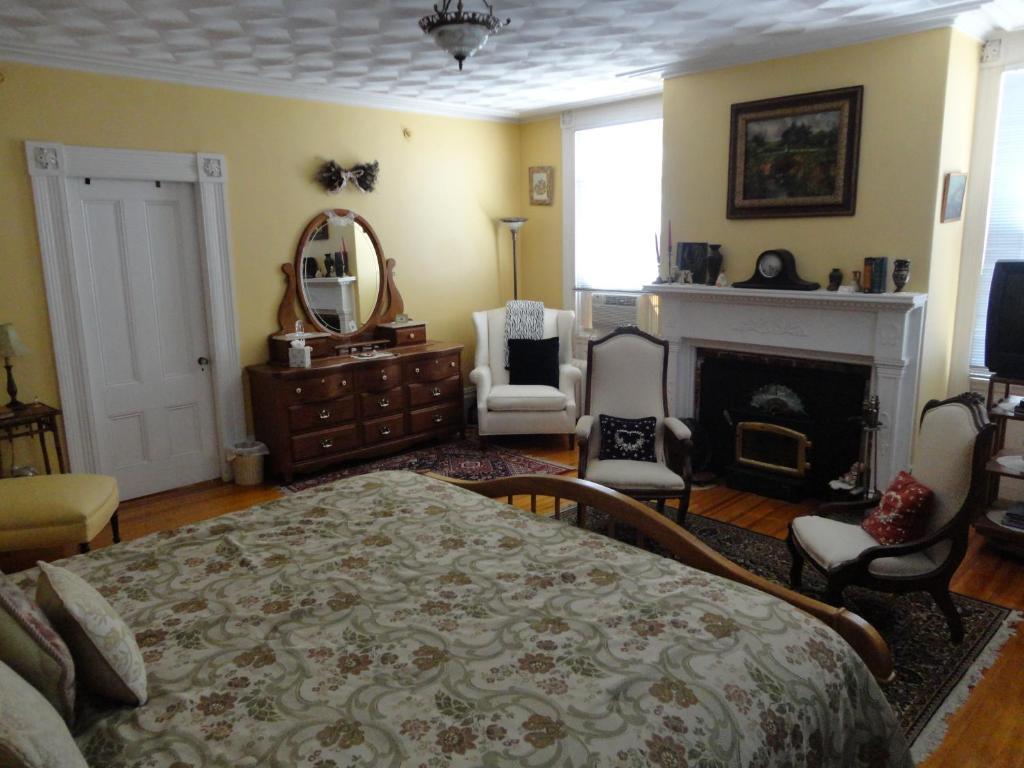 Historic Hill Bed & Breakfast 3*