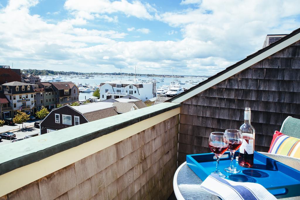 Bay Club And Hotel