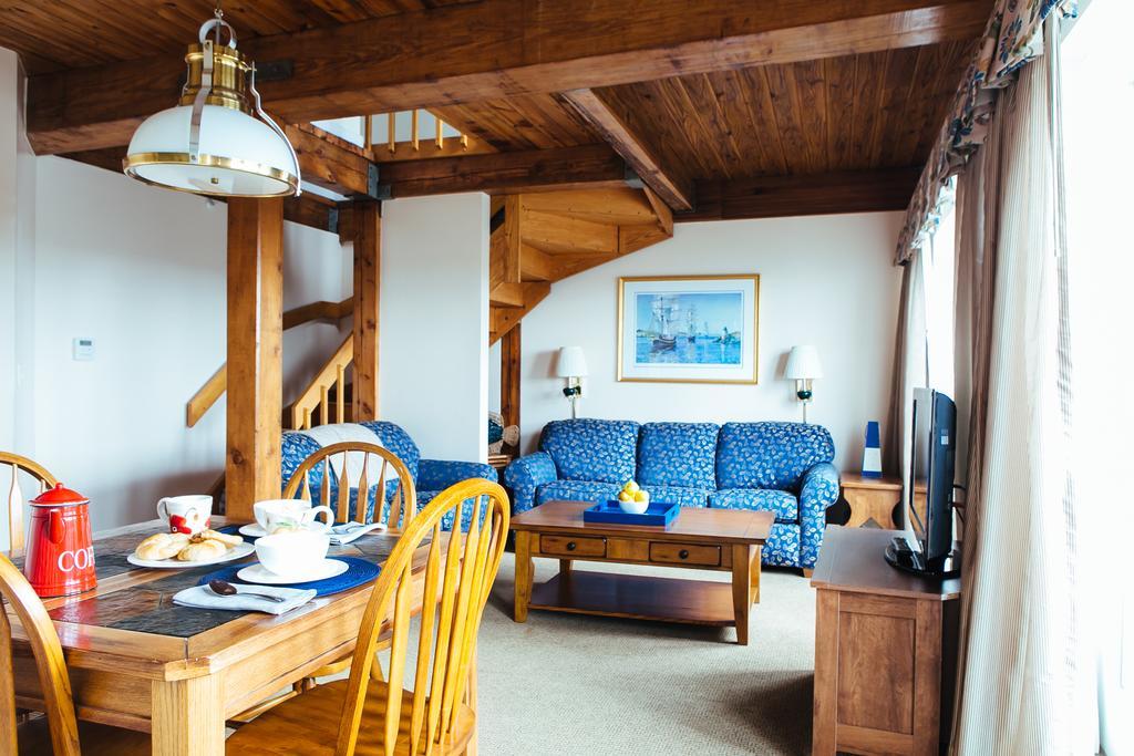 Bay Club And Hotel 4*