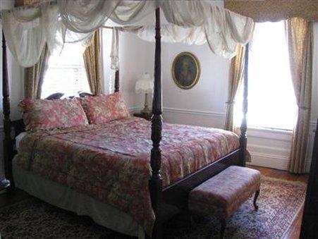 Bed & Breakfast On Bellevue (adults Only) Newport