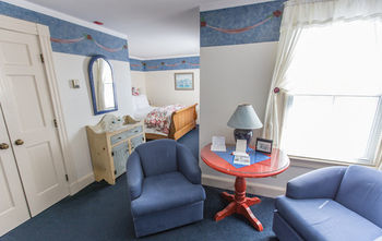 Bed & Breakfast Admiral Fitzroy 2*