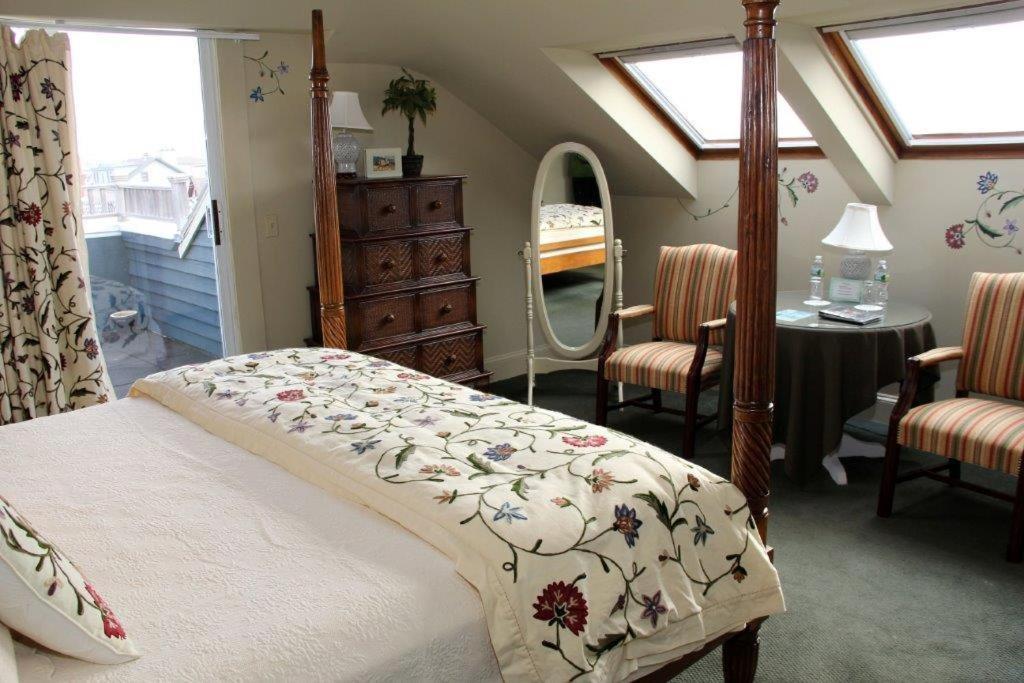 Bed & Breakfast Admiral Fitzroy 2*