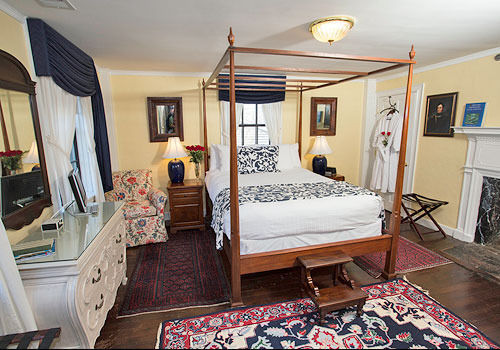 Samuel Durfee House Bed & Breakfast