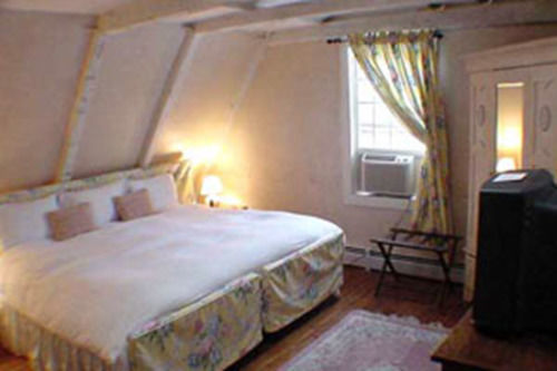 Admiral Farragut Inn