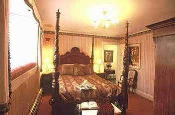 Serenity 4* Newport