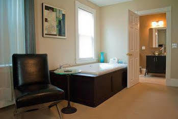Bed & Breakfast Paws On Pelham (adults Only) 3*