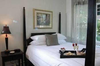 Bed & Breakfast Paws On Pelham (adults Only) 3*