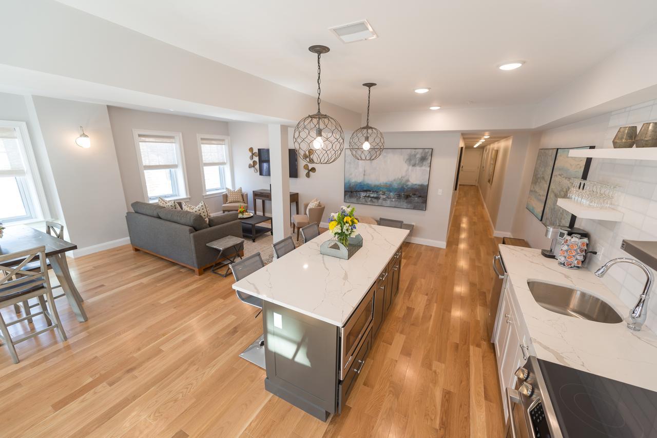 The Lofts - 364 Thames Street Apartment *