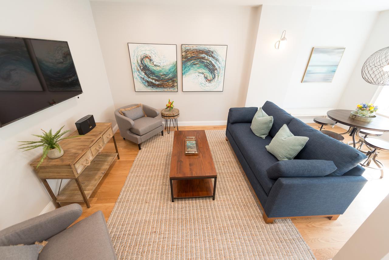 The Lofts - 364 Thames Street Apartment