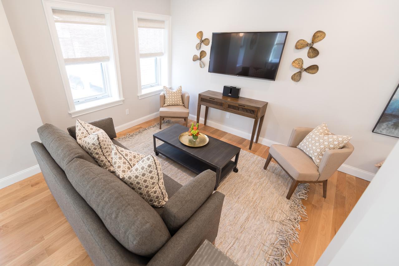 The Lofts - 364 Thames Street Apartment