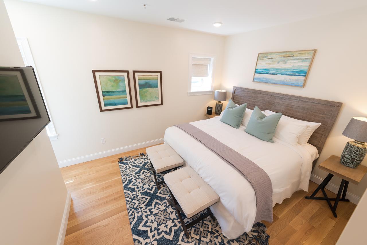 The Lofts - 364 Thames Street Apartment *