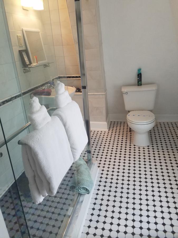The Burbank Rose Bed & Breakfast