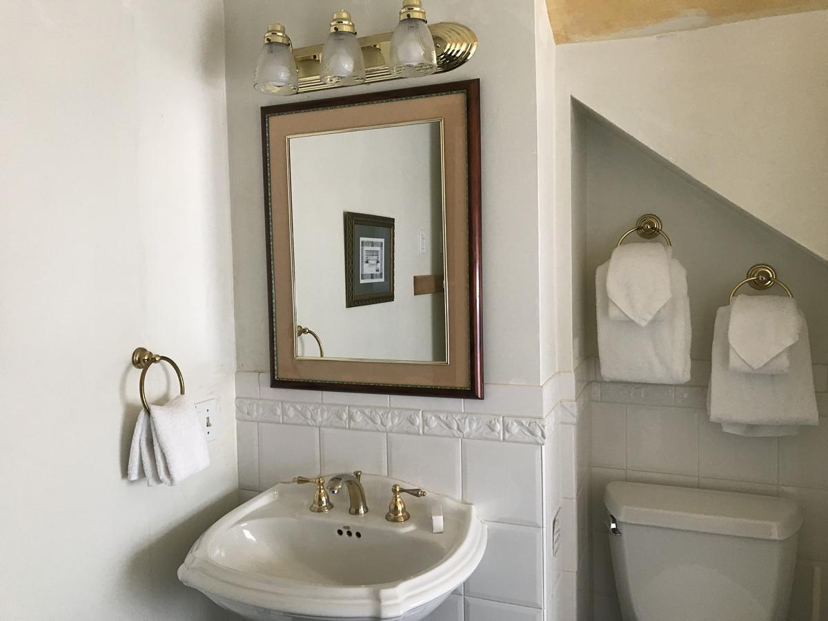 Cleveland House Inn 3*