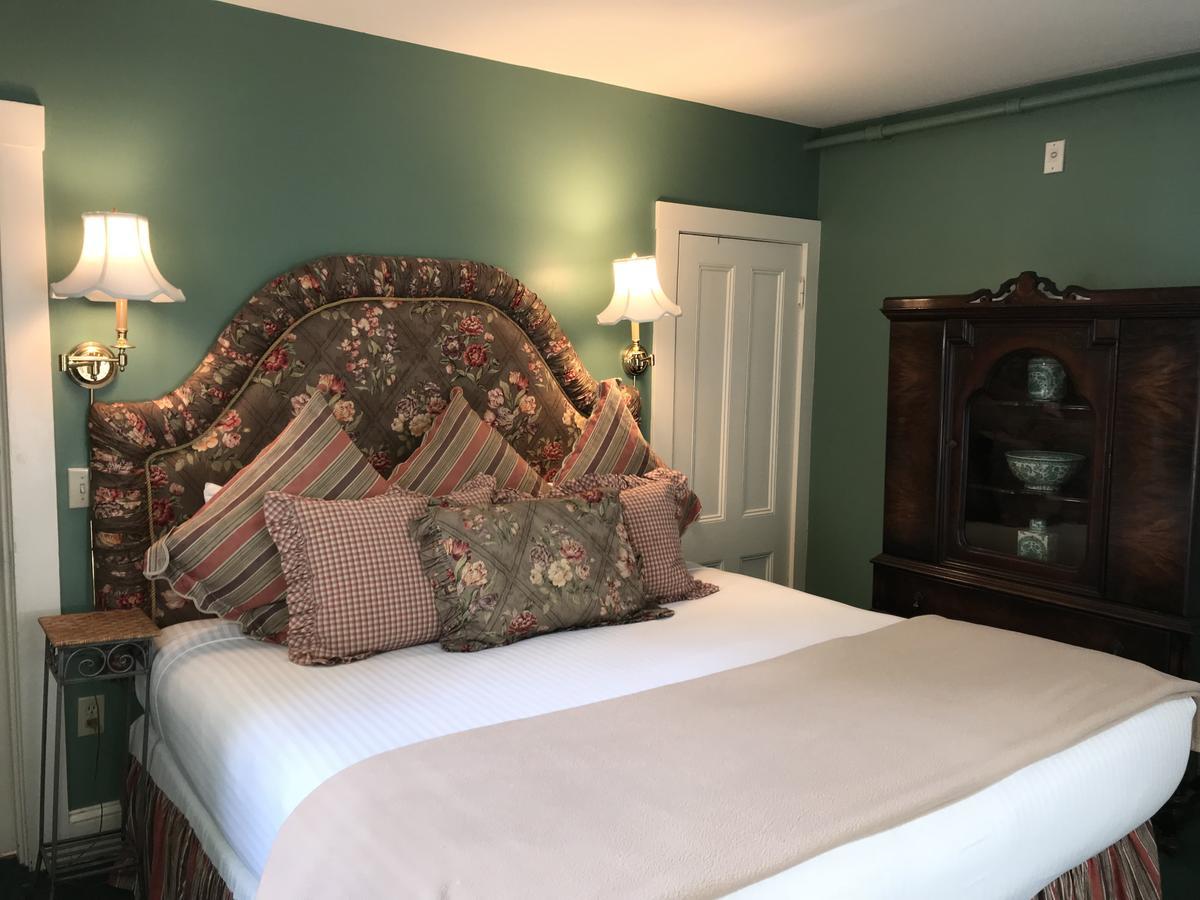 Cleveland House 3*