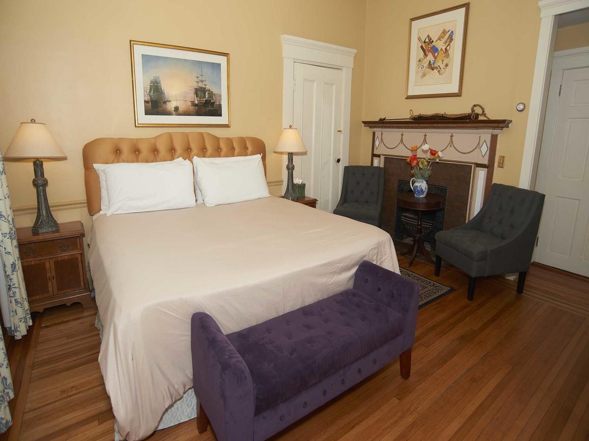 Bellevue House Bed & Breakfast Newport