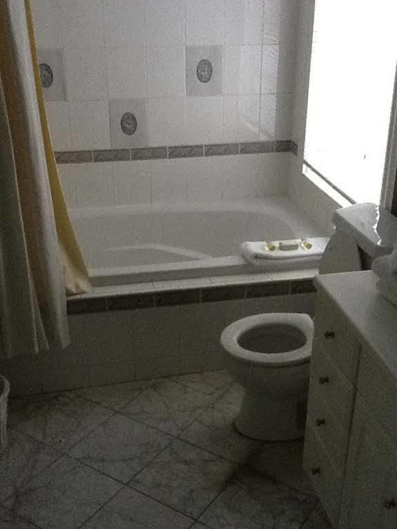 Cleveland House 3* Newport
