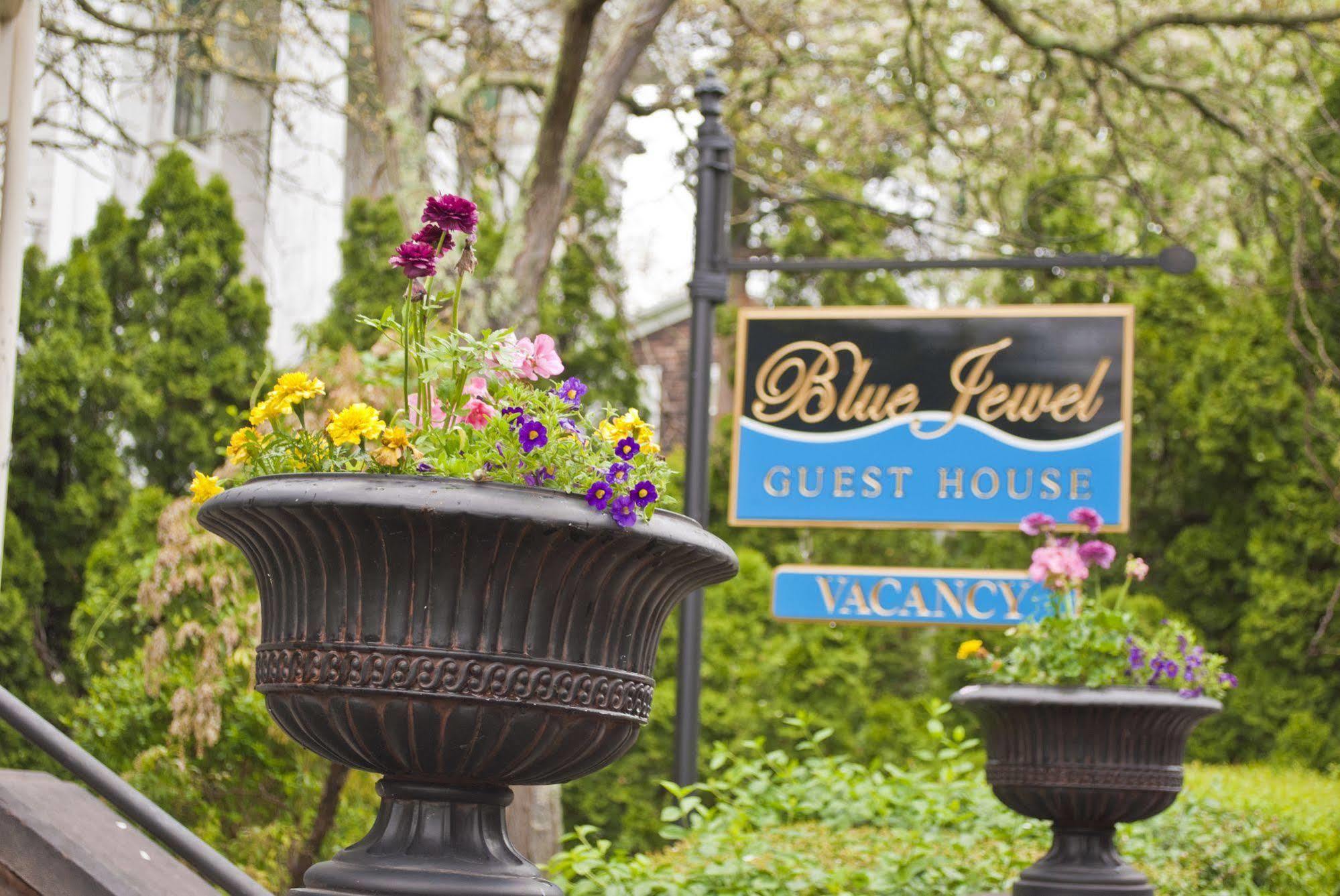 Paws On Pelham (adults Only) Bed & Breakfast 3*