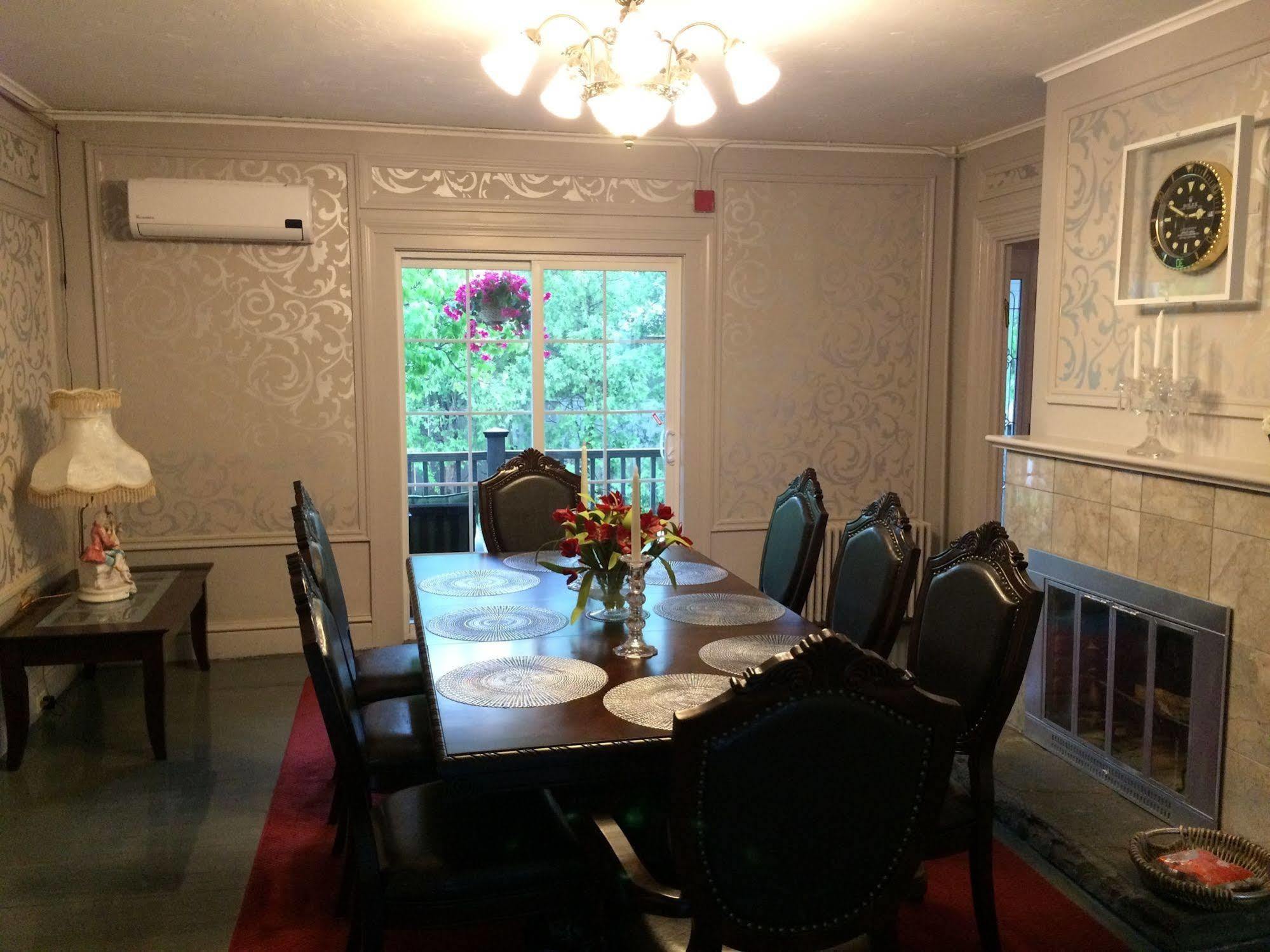 Admiral Weaver Bed & Breakfast