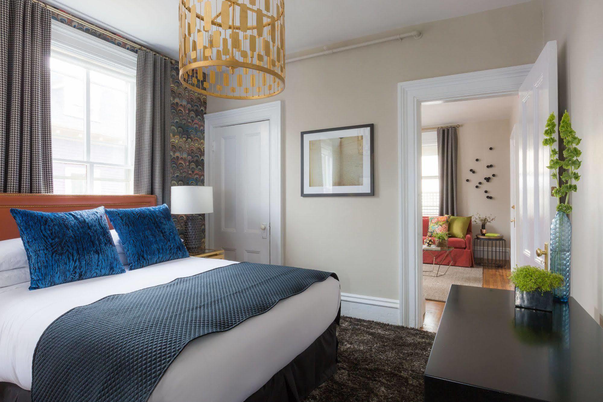Gilded Hotel