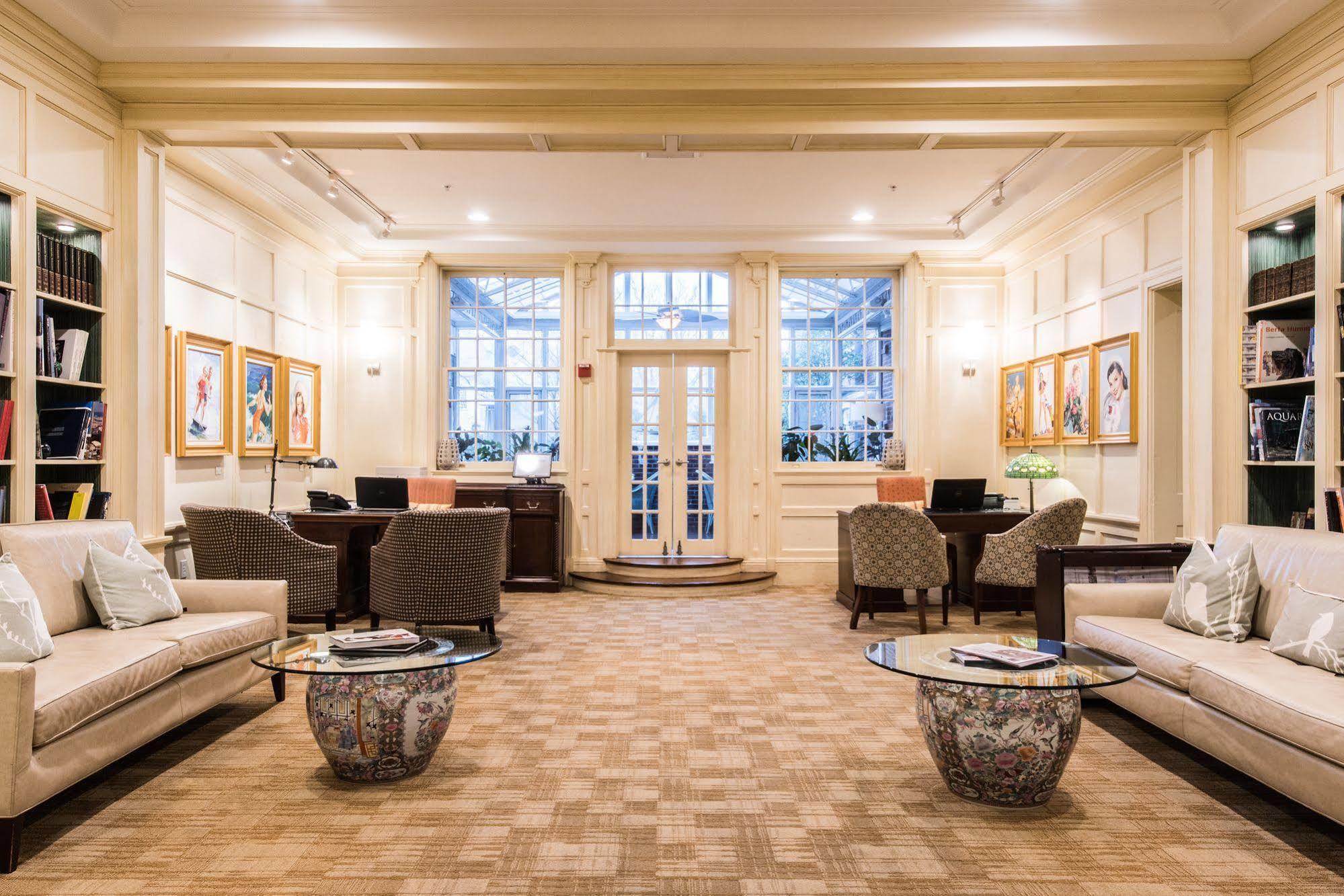 The Vanderbilt, Collection Newport