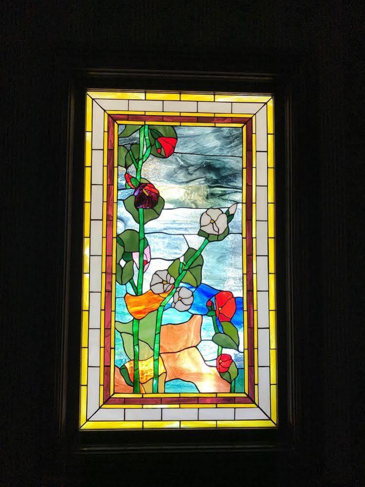 La Farge Perry House 3*