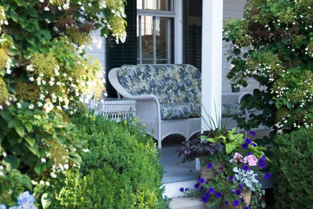 La Farge Perry House Bed & Breakfast