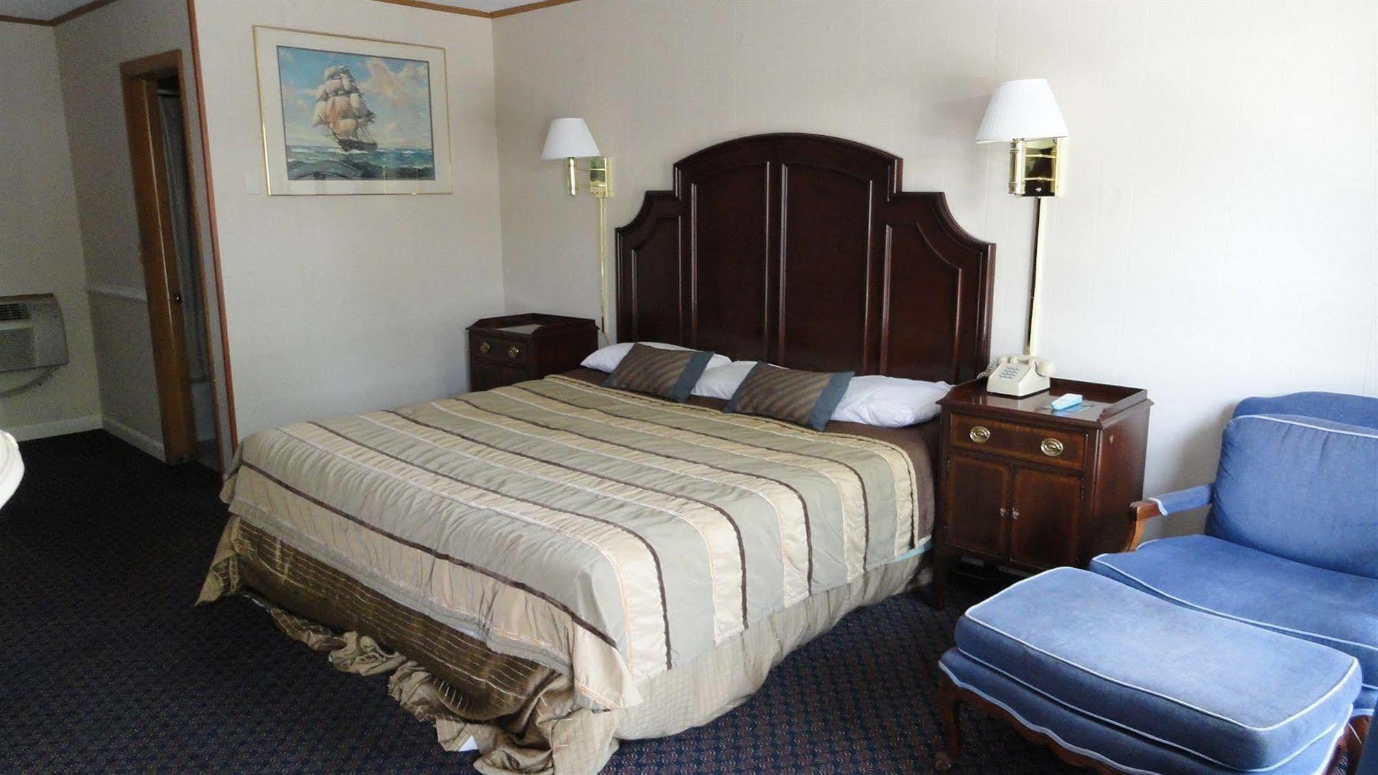 Harbor Base Motel 2*