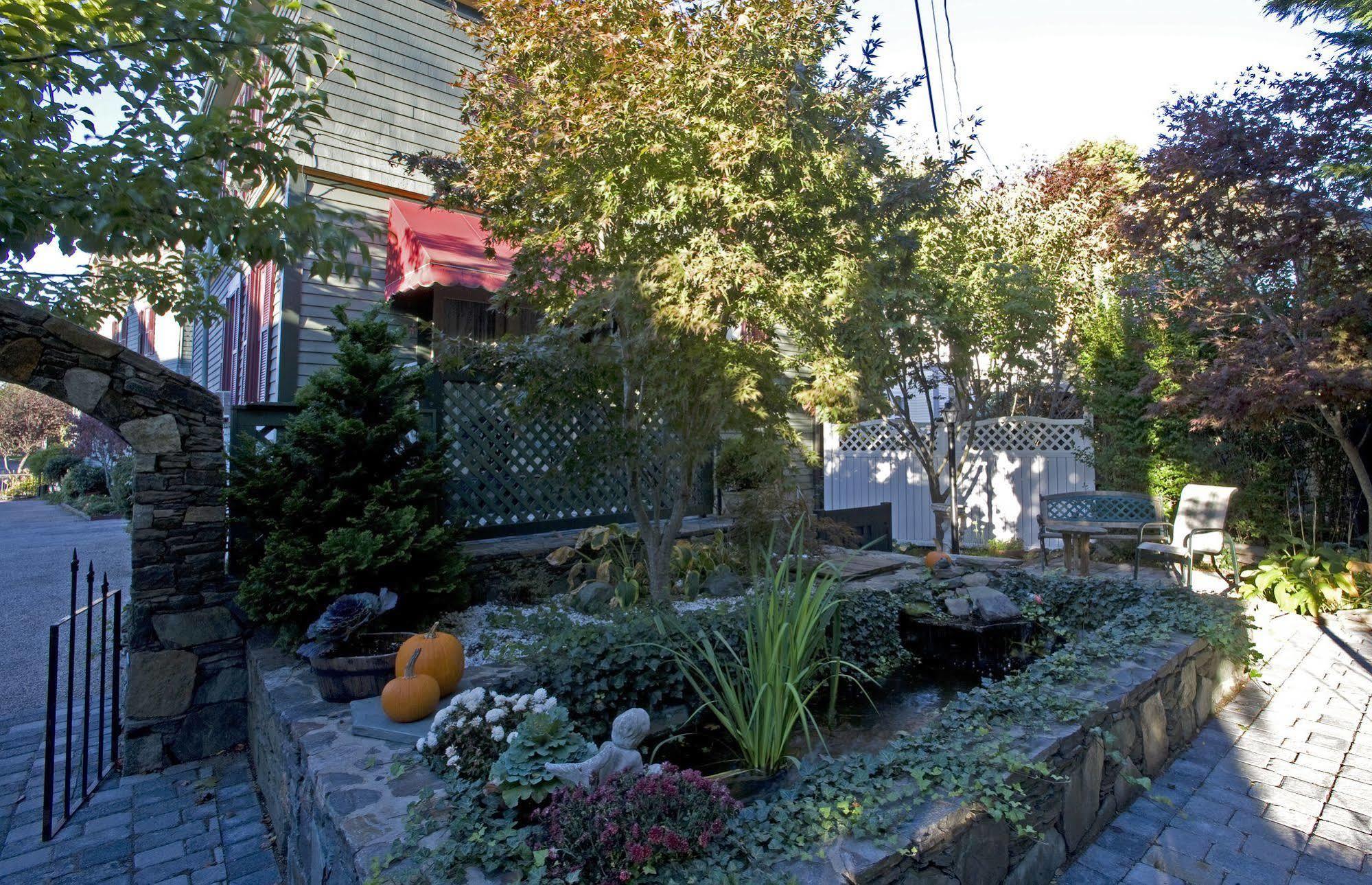 Town & Tide Bed & Breakfast 4*