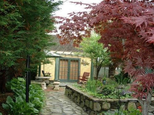 Town & Tide Bed & Breakfast Newport