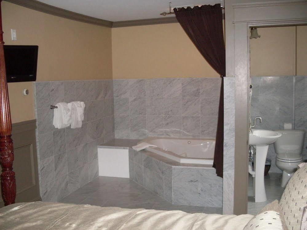On Bellevue (adults Only) Bed & Breakfast