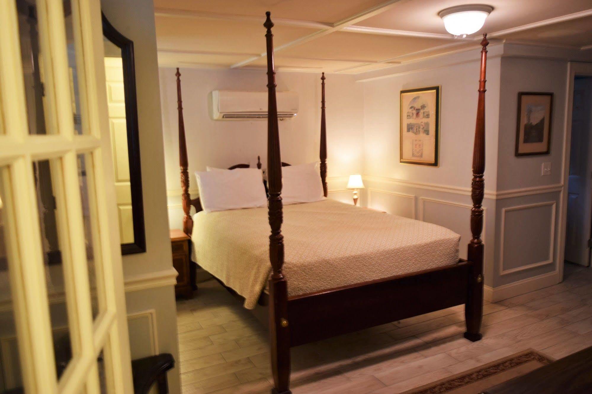 On Bellevue (adults Only) 2*