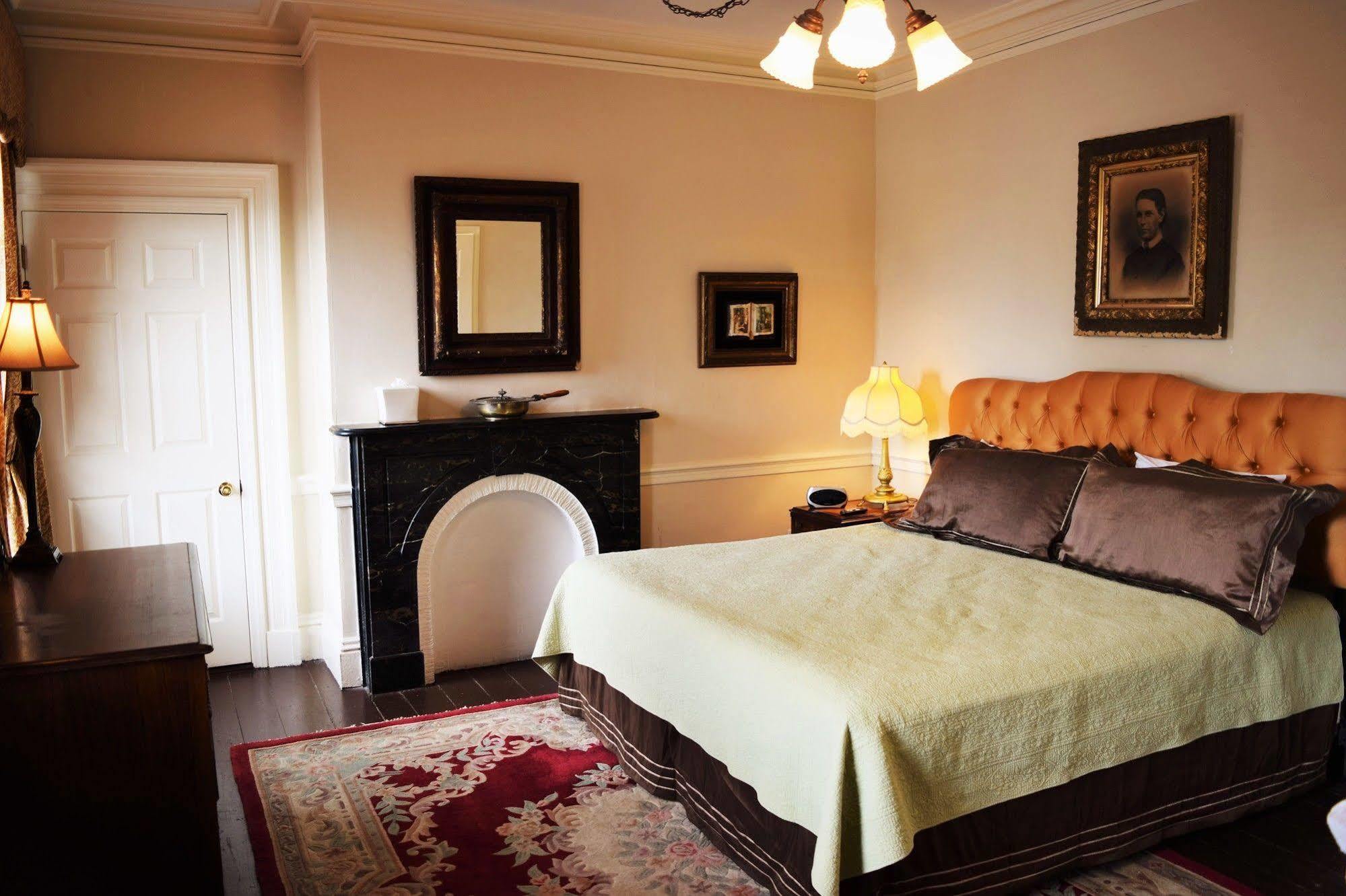 Bed & Breakfast On Bellevue (adults Only)