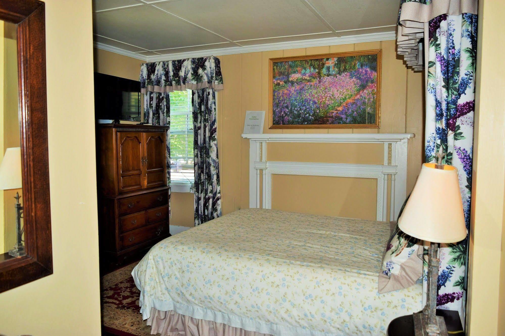 On Bellevue (adults Only) 2*