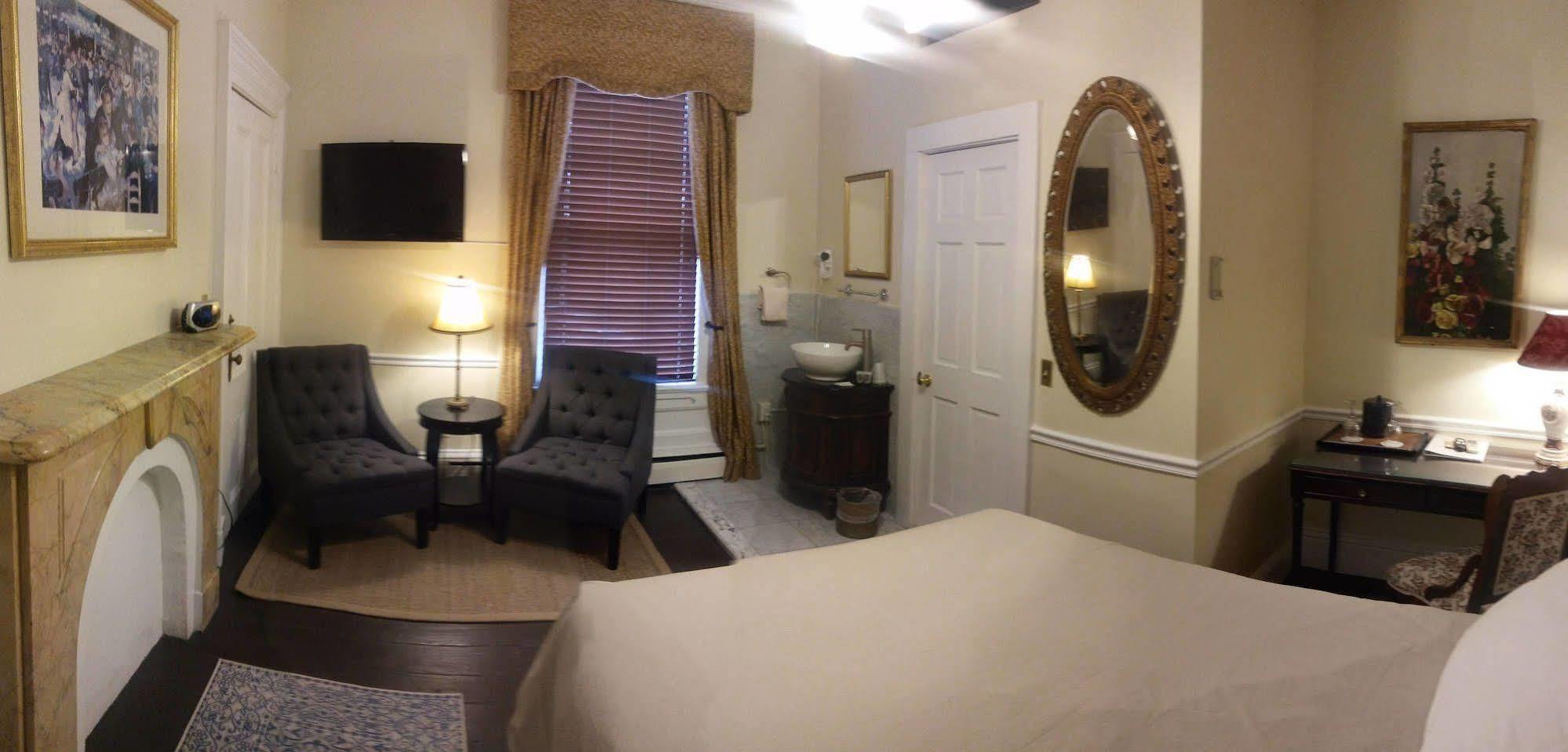 On Bellevue (adults Only) Bed & Breakfast