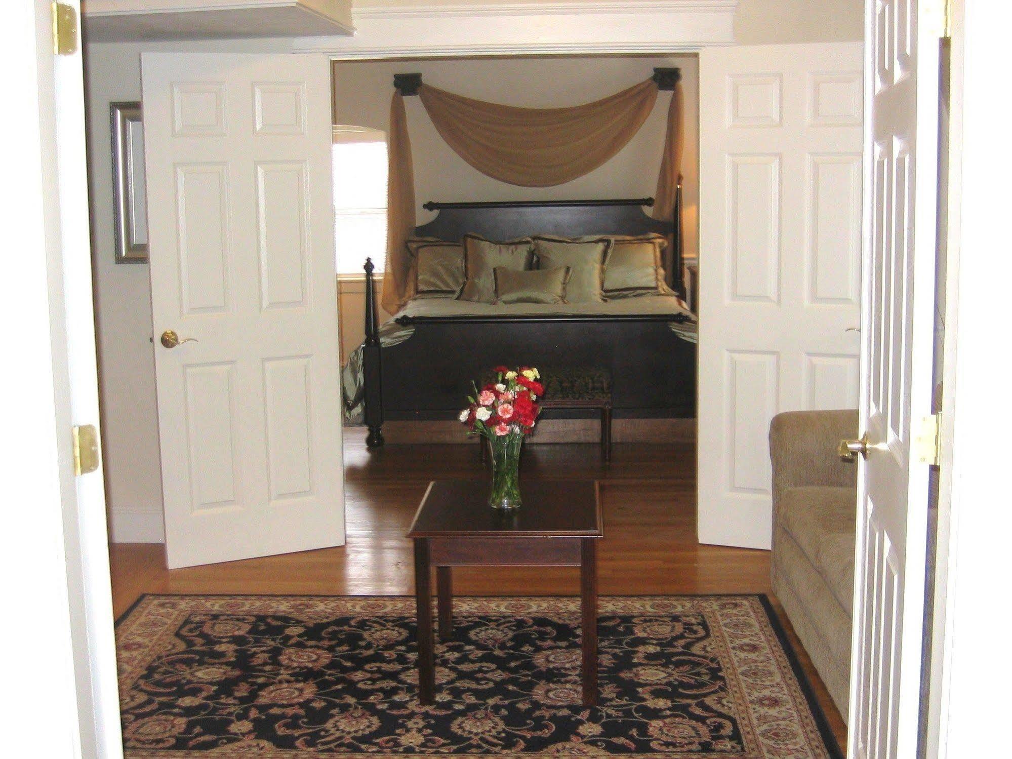 On Bellevue (adults Only) 2*