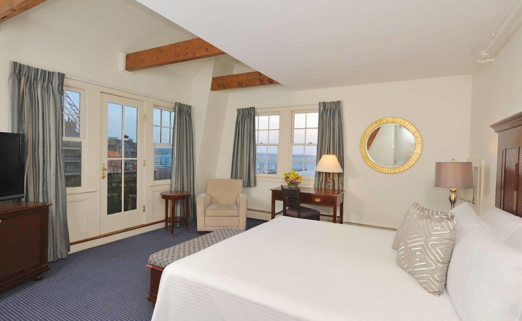 Harborside Inn