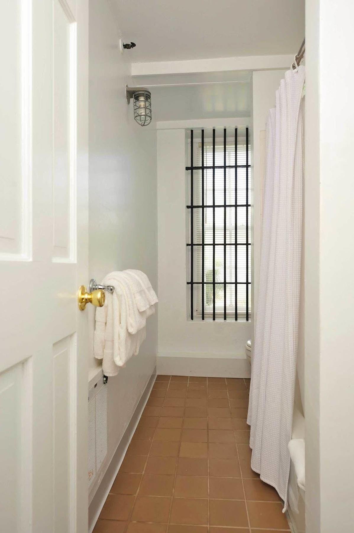 Jailhouse Inn 3*