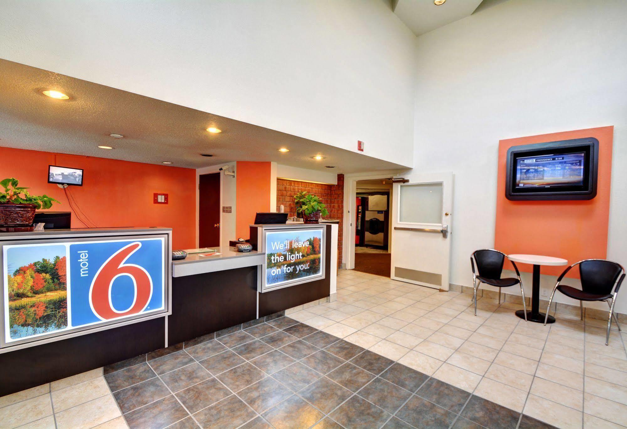 6-newport, Ri Hotel 2*