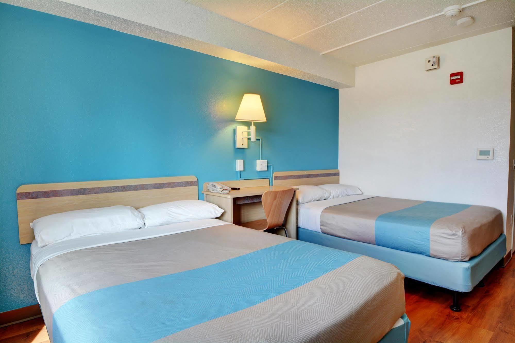 6-newport, Ri Hotel 2*